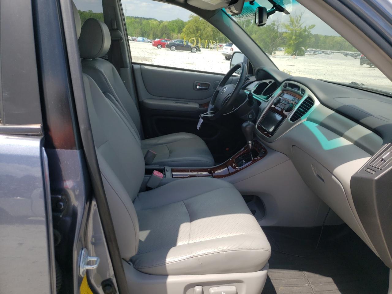 Photo 5 from auction – 2007 TOYOTA HIGHLANDER with VIN JTEDP21A670135764