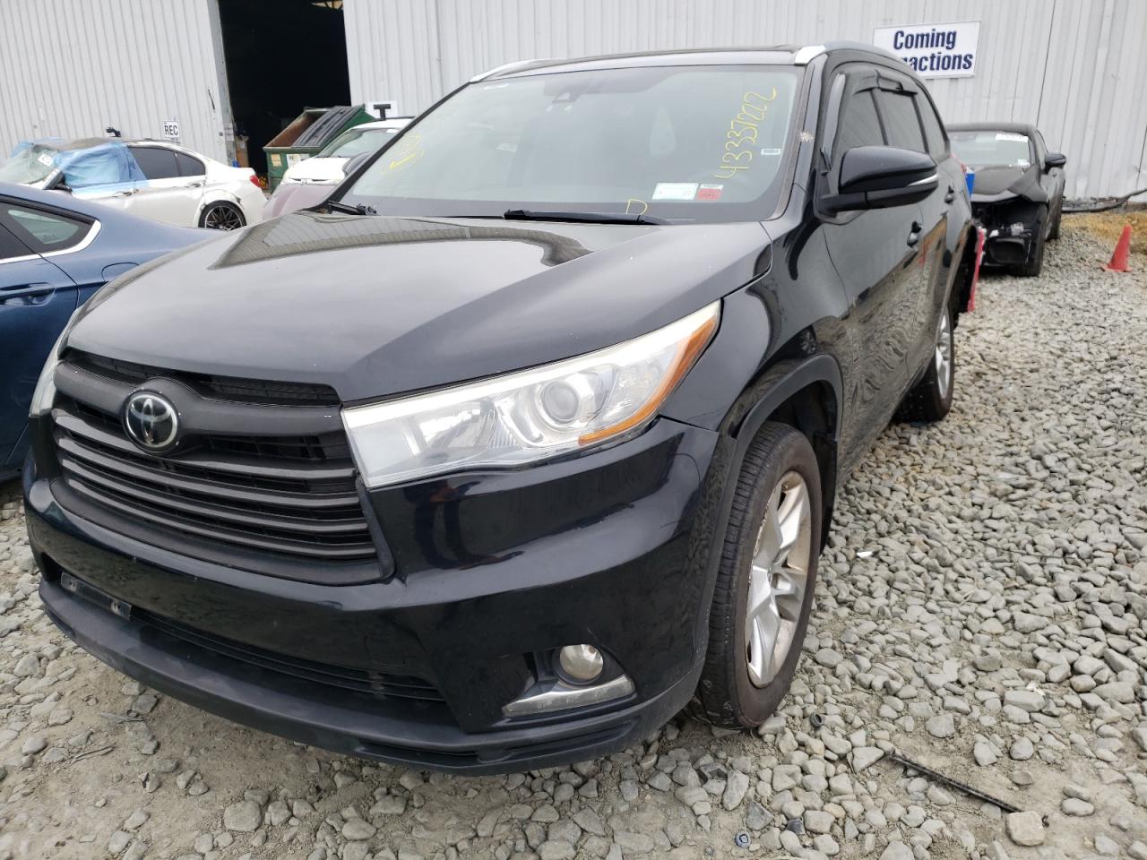 Photo 2 from auction – 2015 TOYOTA HIGHLANDER with VIN 5TDDKRFH4FS094581
