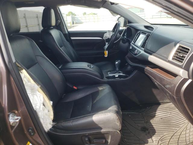 Photo 5 from auction – 2018 TOYOTA HIGHLANDER with VIN 5TDJZRFH3JS833348