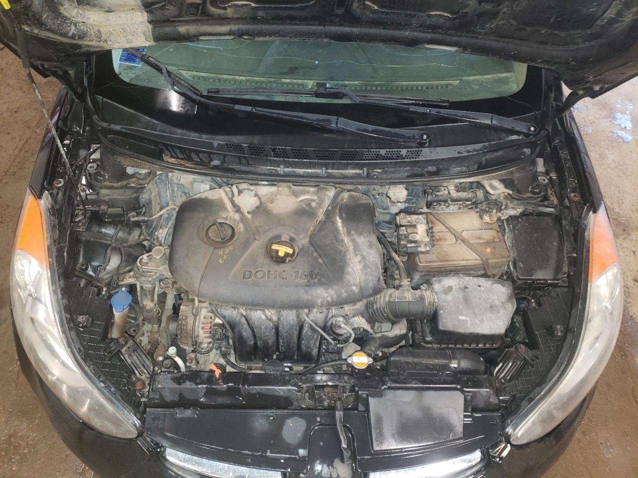 Photo 7 from auction – 2012 HYUNDAI ELANTRA GL with VIN 5NPDH4AE5CH069754