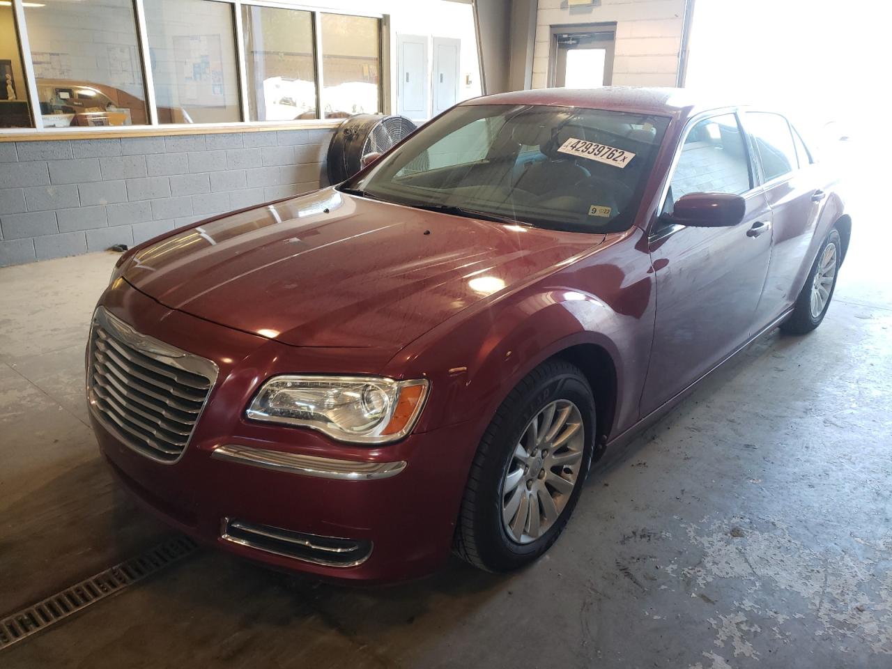 Photo 2 from auction – 2012 CHRYSLER 300 with VIN 2C3CCAAG4CH289300