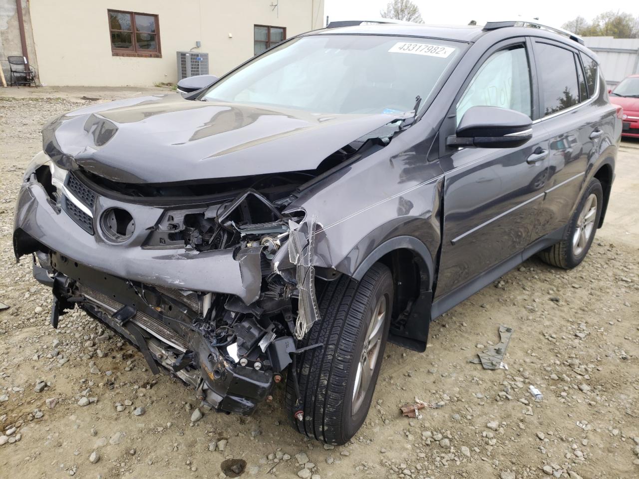 Photo 2 from auction – 2015 TOYOTA RAV4 XLE with VIN 2T3RFREV9FW389157