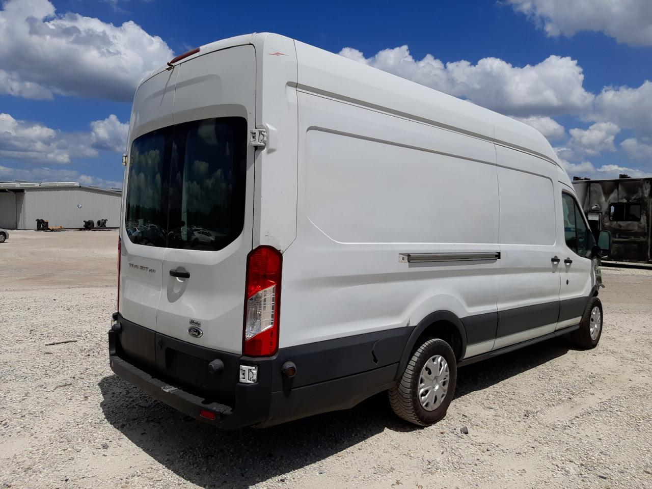 Photo 4 from auction – 2017 FORD TRANSIT T- with VIN 1FTYR3XM6HKA07957
