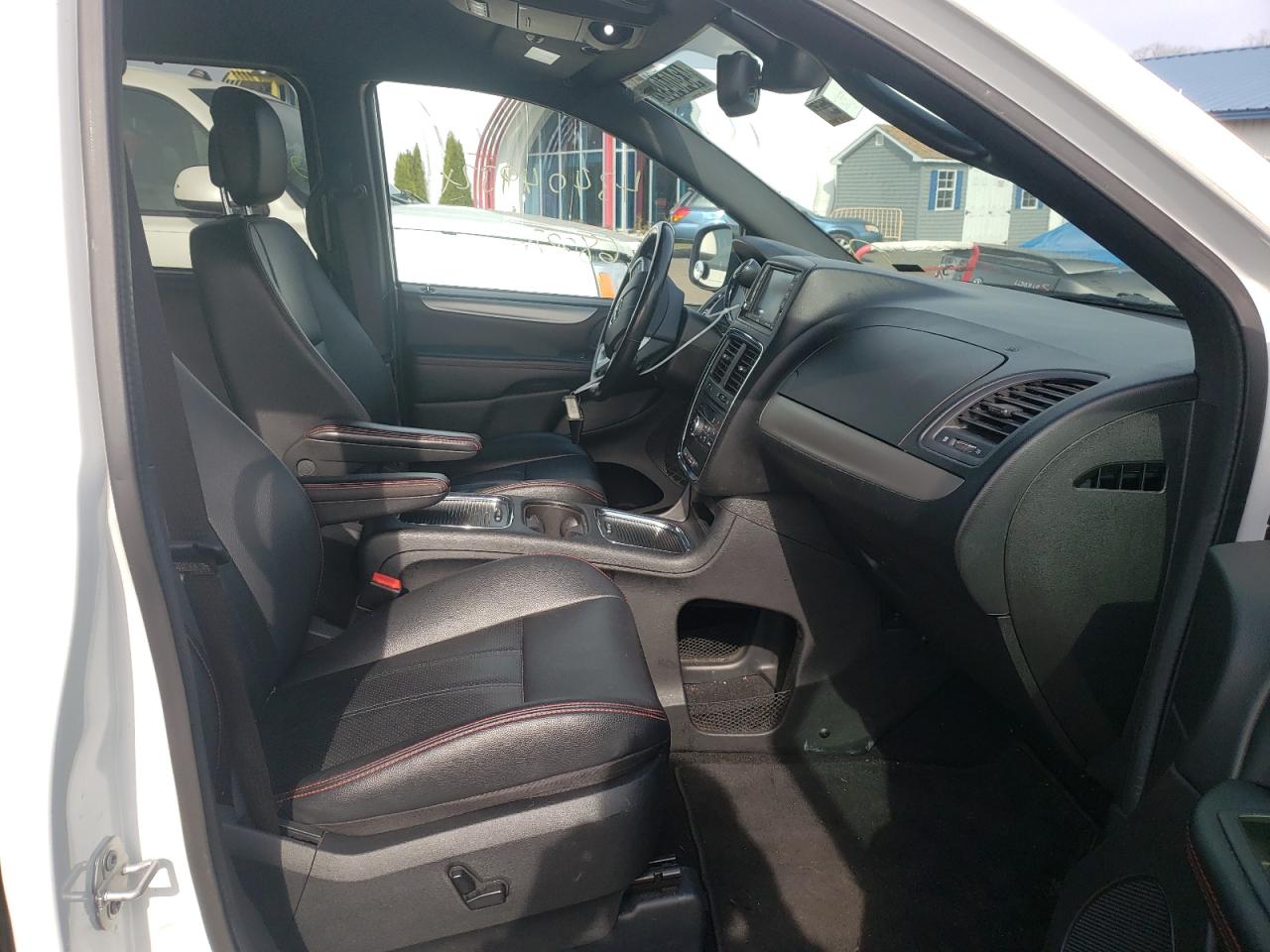 Photo 5 from auction – 2019 DODGE GRAND CARA with VIN 2C4RDGEG1KR760361