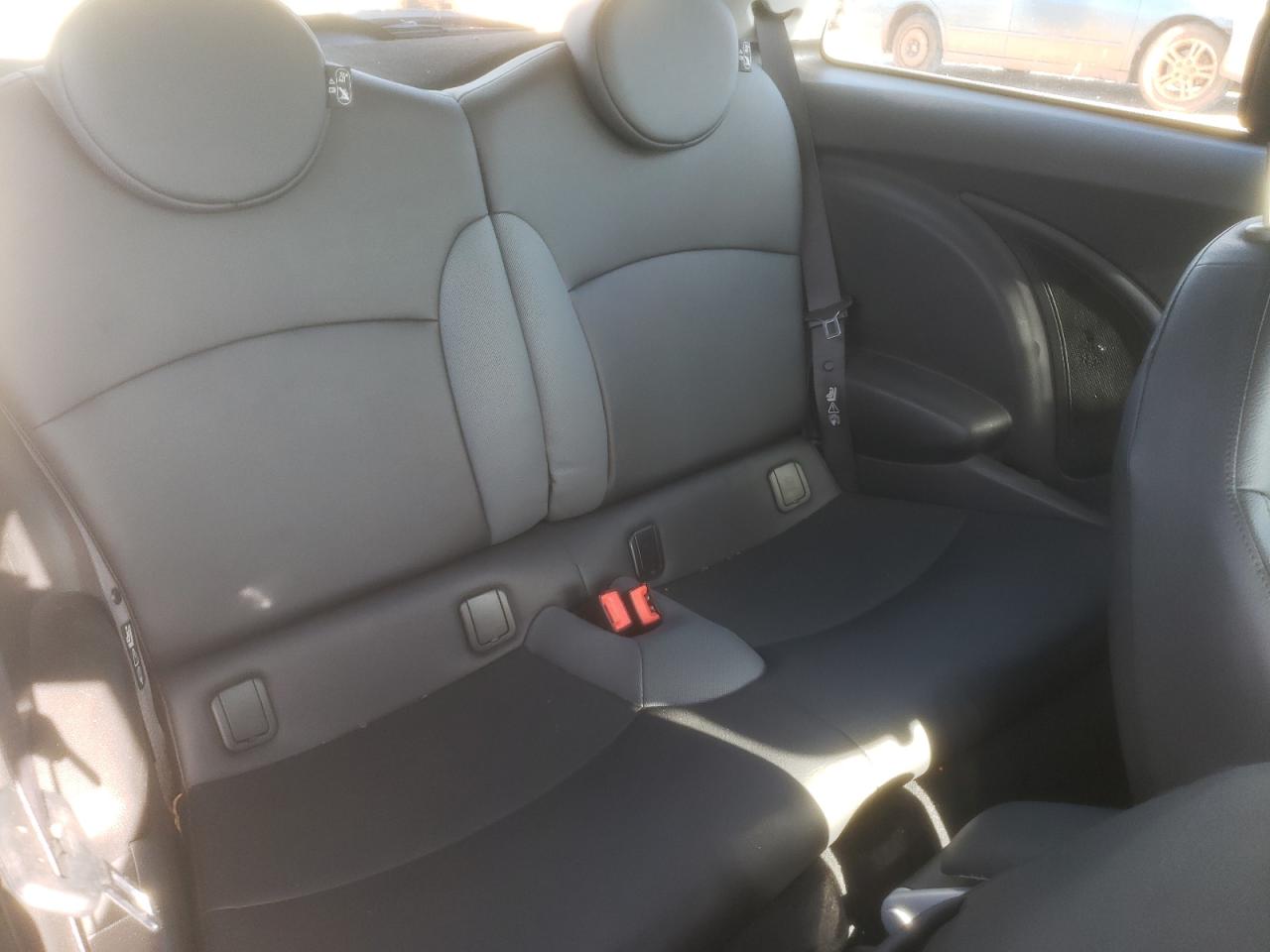 Photo 6 from auction – 2010 MINI COOPER S with VIN WMWMF7C58ATX43986
