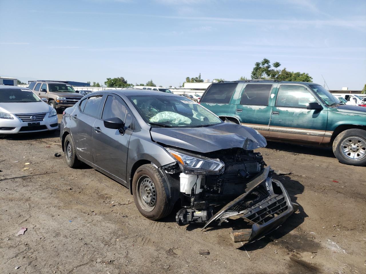 NISSAN VERSA S 2020 with VIN 3N1CN8DV7LL902867 - Photo from auction