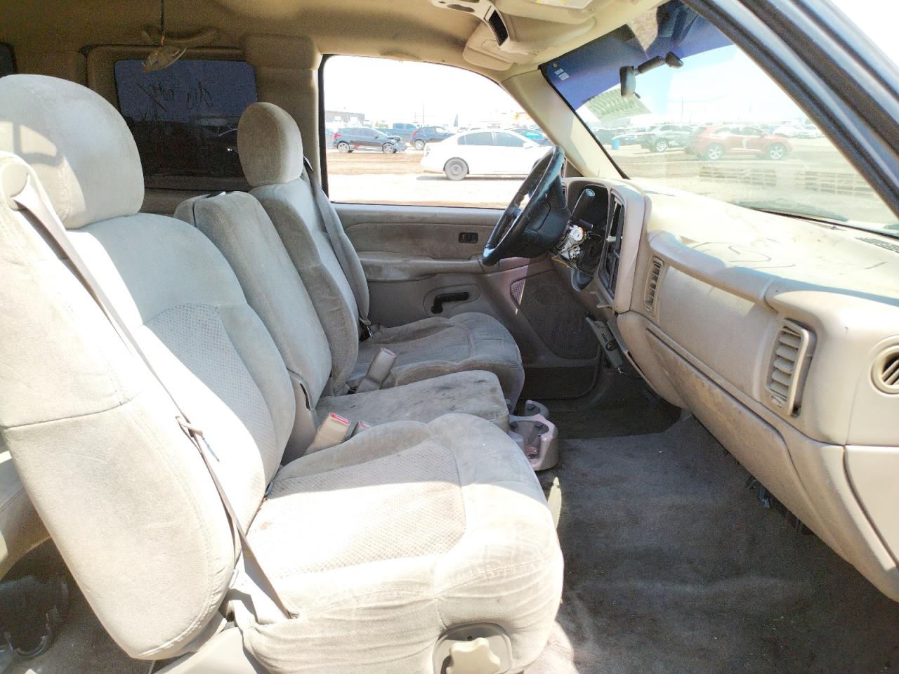 Photo 5 from auction – 2001 CHEVROLET SILVERADO with VIN 2GCEC19TX11178021