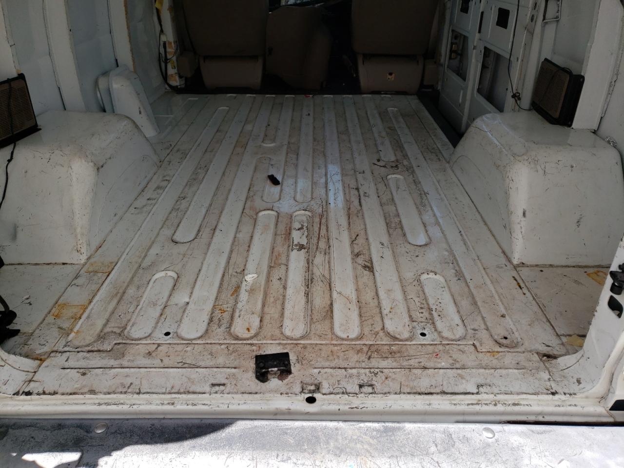 Photo 6 from auction – 2001 DODGE RAM VAN B1 with VIN 2B7HB11X21K546572