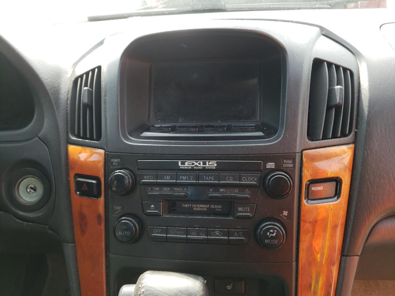 Photo 9 from auction – 2000 LEXUS RX 300 with VIN JT6HF10U1Y0140894