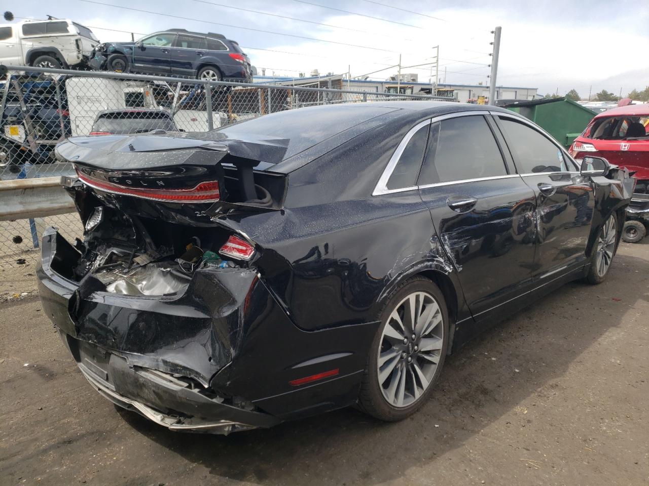 Photo 4 from auction – 2017 LINCOLN MKZ RESERV with VIN 3LN6L5F95HR645321