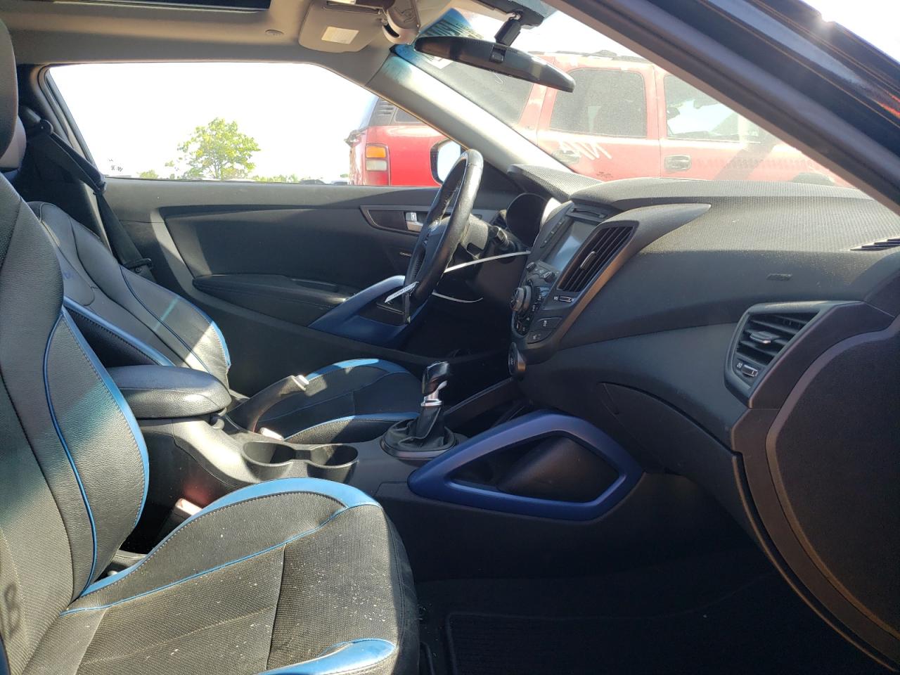 Photo 5 from auction – 2013 HYUNDAI VELOSTER T with VIN KMHTC6AE2DU115548