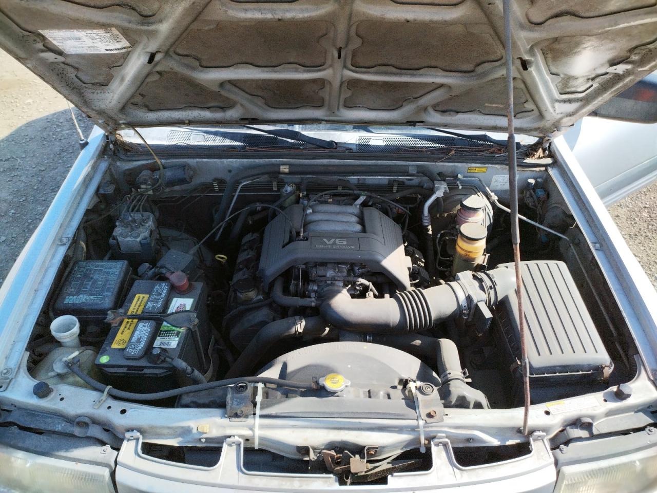 Photo 7 from auction – 1999 HONDA PASSPORT E with VIN 4S6CM58W7X4406645