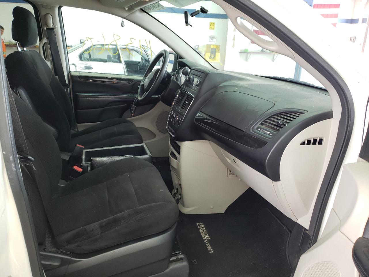 Photo 5 from auction – 2013 DODGE GRAND CARA with VIN 2C4RDGCG4DR748923
