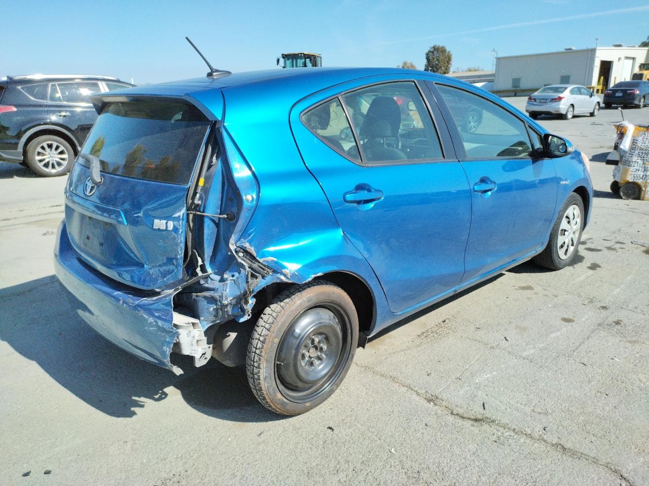 Photo 4 from auction – 2012 TOYOTA PRIUS C with VIN JTDKDTB32C1029701