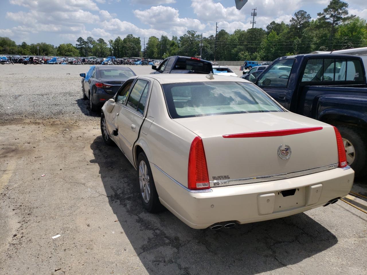 Photo 3 from auction – 2011 CADILLAC DTS PREMIU with VIN 1G6KH5E61BU125633
