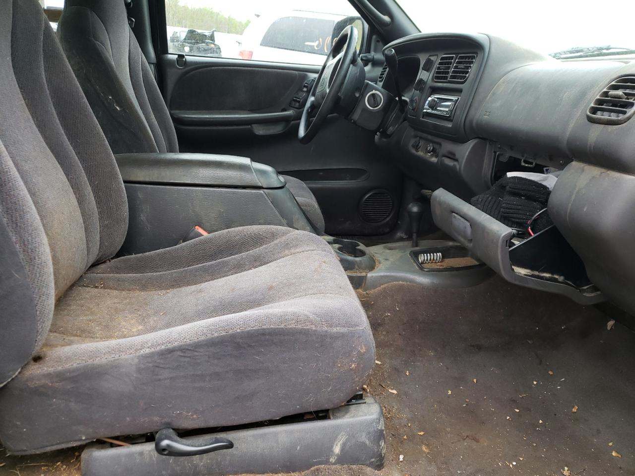 Photo 5 from auction – 2000 DODGE DAKOTA with VIN 1B7GG22N7YS573041