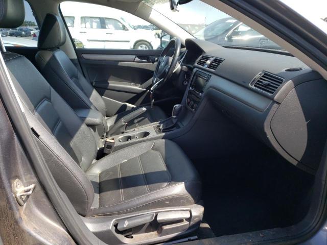 Photo 5 from auction – 2015 VOLKSWAGEN PASSAT SE with VIN 1VWBV7A33FC030867