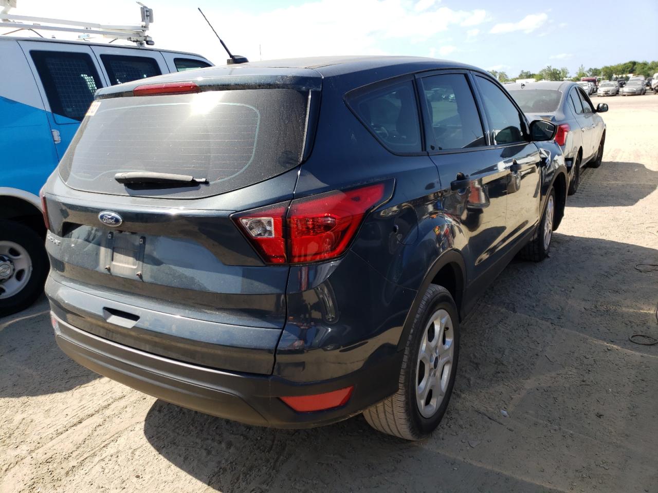 Photo 4 from auction – 2019 FORD ESCAPE S with VIN 1FMCU0F70KUA22948