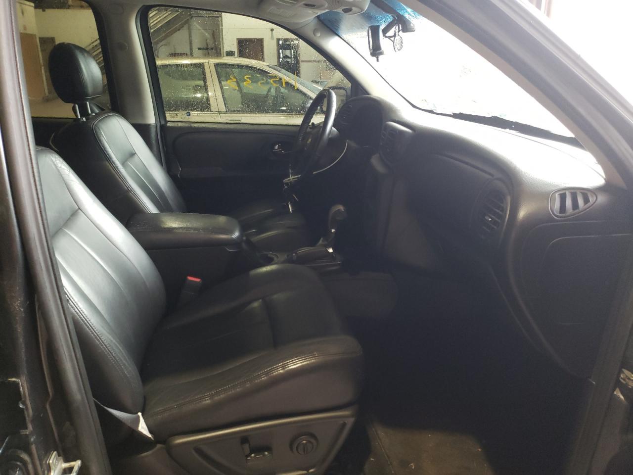 Photo 5 from auction – 2005 CHEVROLET TRAILBLAZE with VIN 1GNDT13S152319583