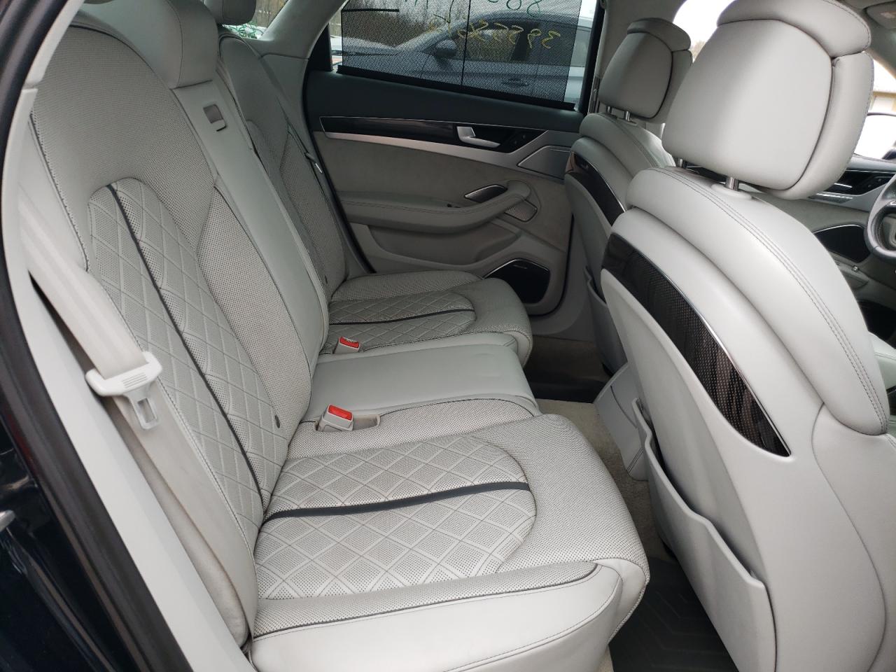 Photo 6 from auction – 2013 AUDI S8 QUATTRO with VIN WAUD2AFD4DN015618