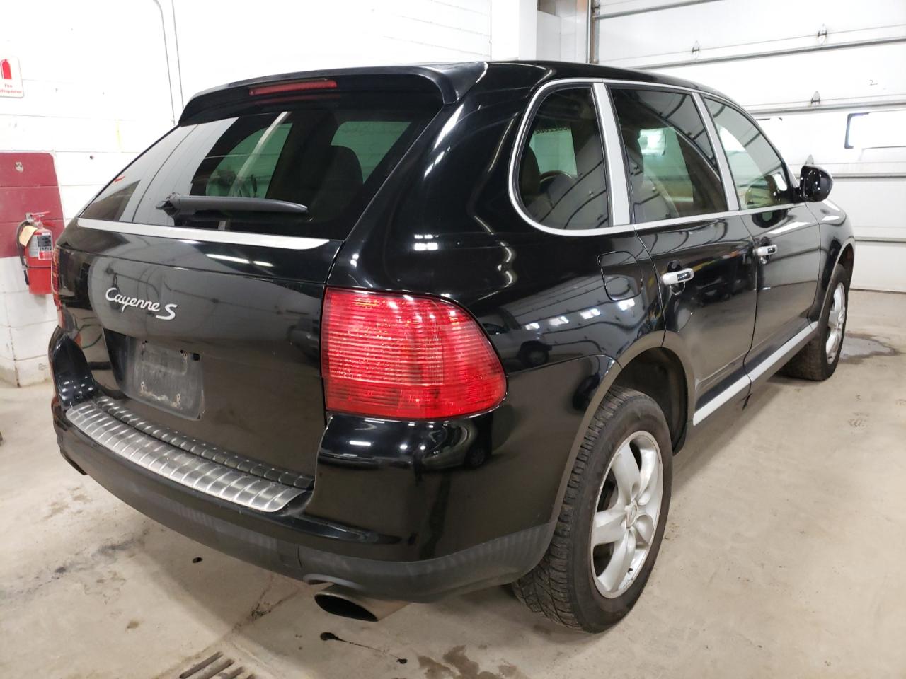 Photo 4 from auction – 2004 PORSCHE CAYENNE S with VIN WP1AB29P94LA70786