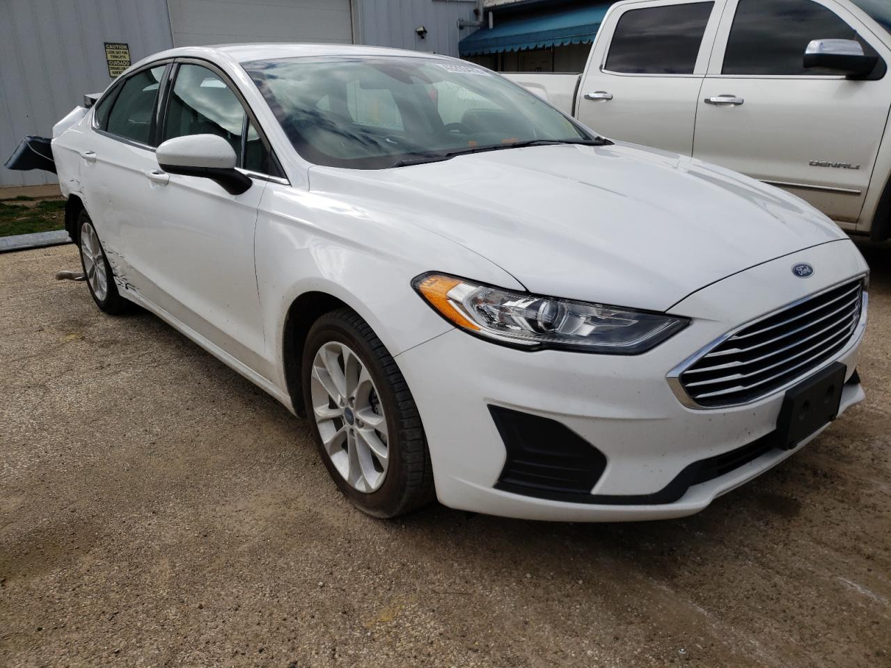 FORD FUSION SE 2020 with VIN 3FA6P0LU2LR214941 - Photo from auction