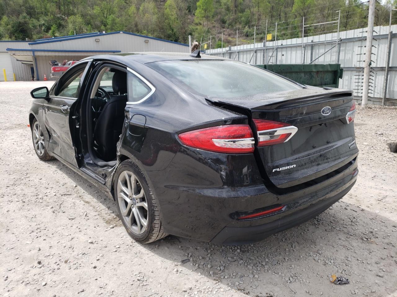 Photo 3 from auction – 2019 FORD FUSION TIT with VIN 3FA6P0RU6KR138887