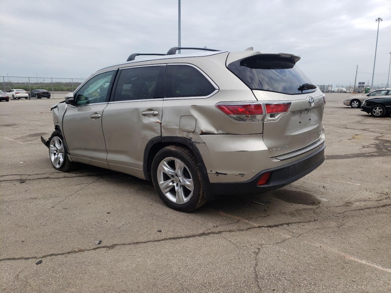 Photo 3 from auction – 2015 TOYOTA HIGHLANDER with VIN 5TDDKRFH5FS213531