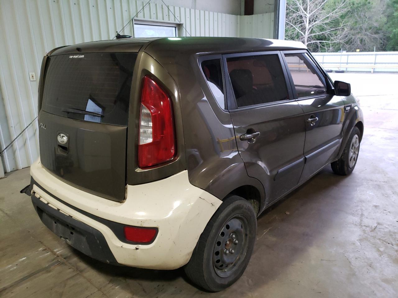 Photo 4 from auction – 2013 KIA SOUL with VIN KNDJT2A53D7497012