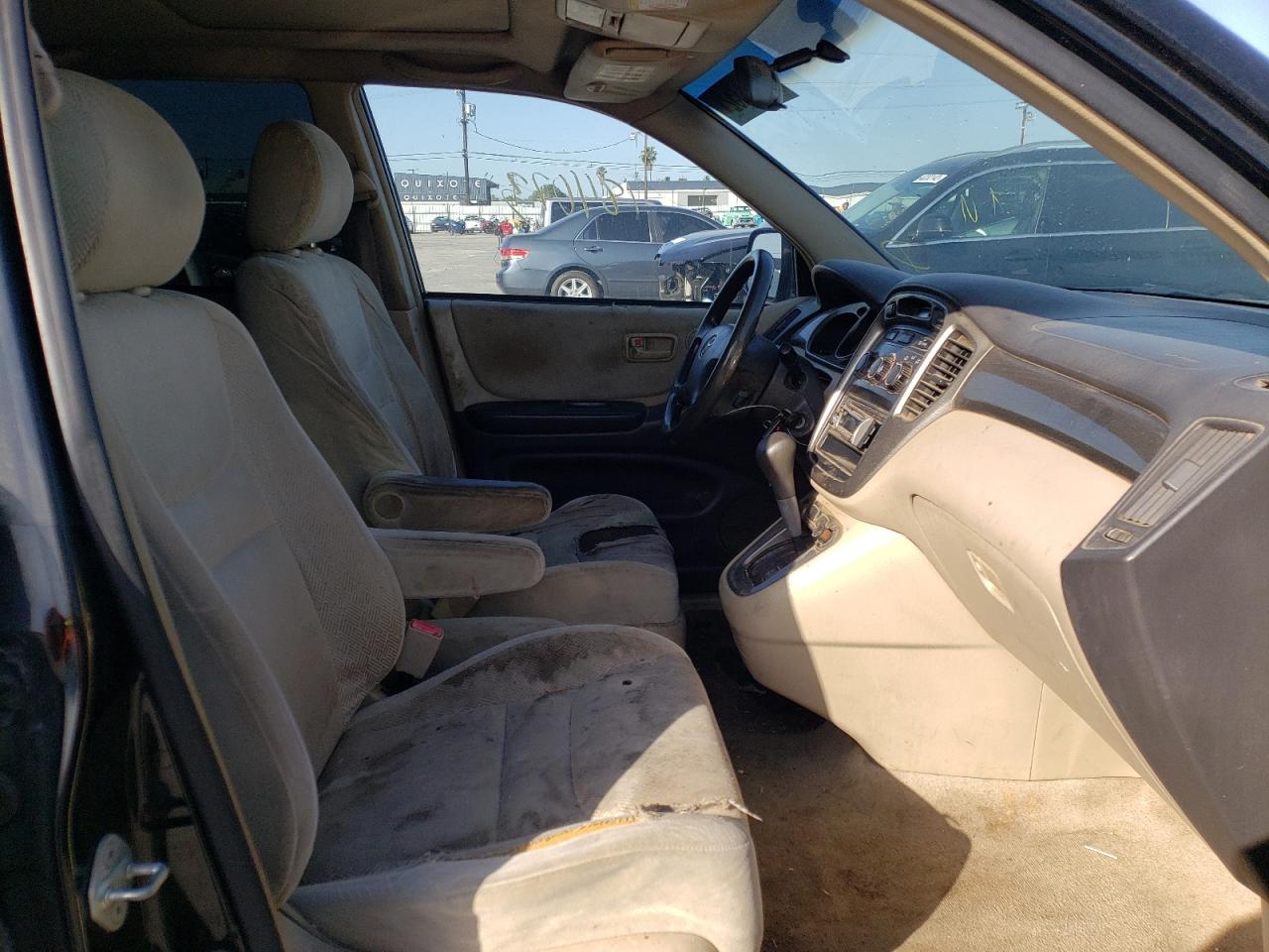 Photo 5 from auction – 2001 TOYOTA HIGHLANDER with VIN JTEGF21A710008920