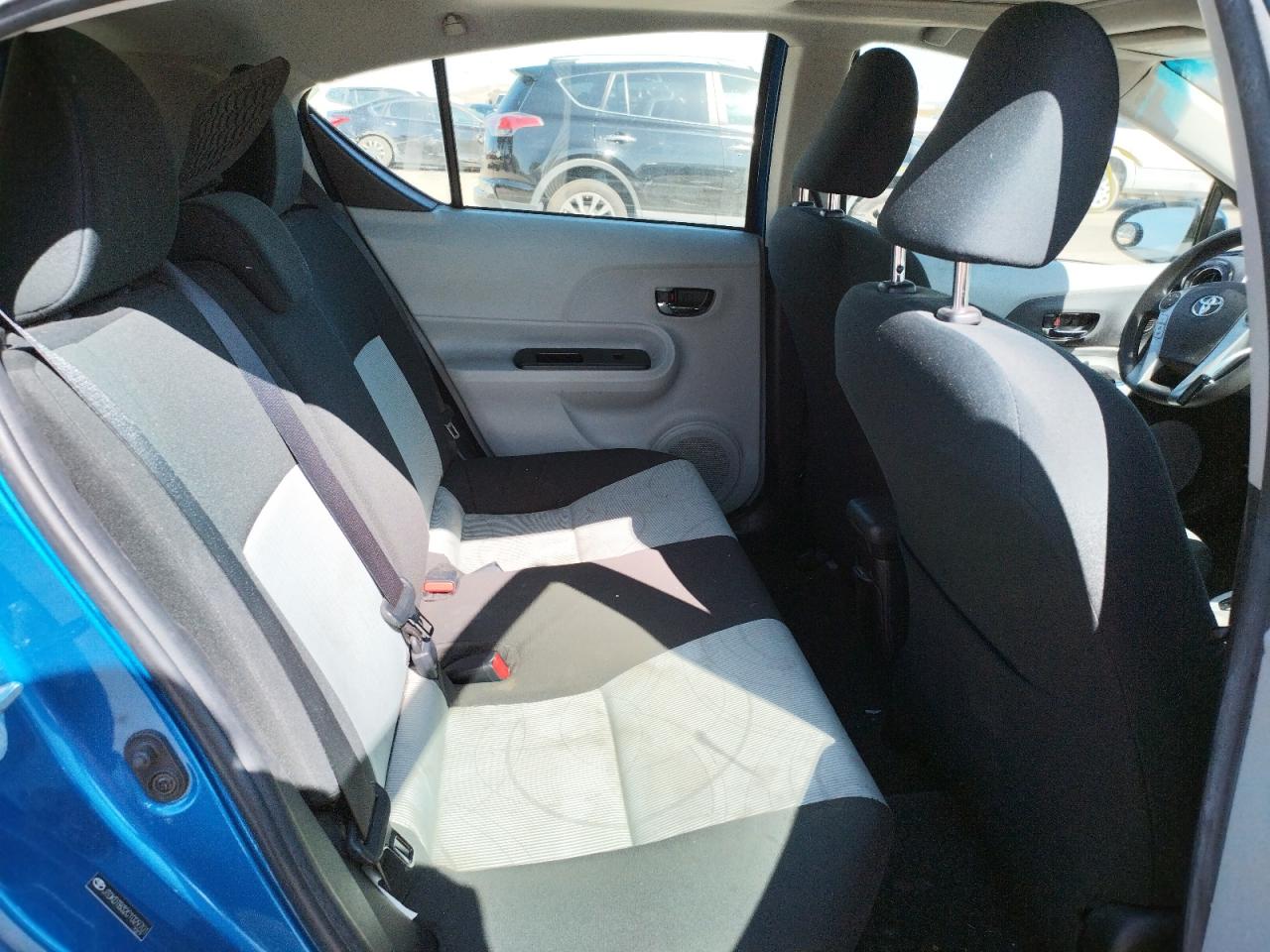 Photo 6 from auction – 2012 TOYOTA PRIUS C with VIN JTDKDTB32C1029701