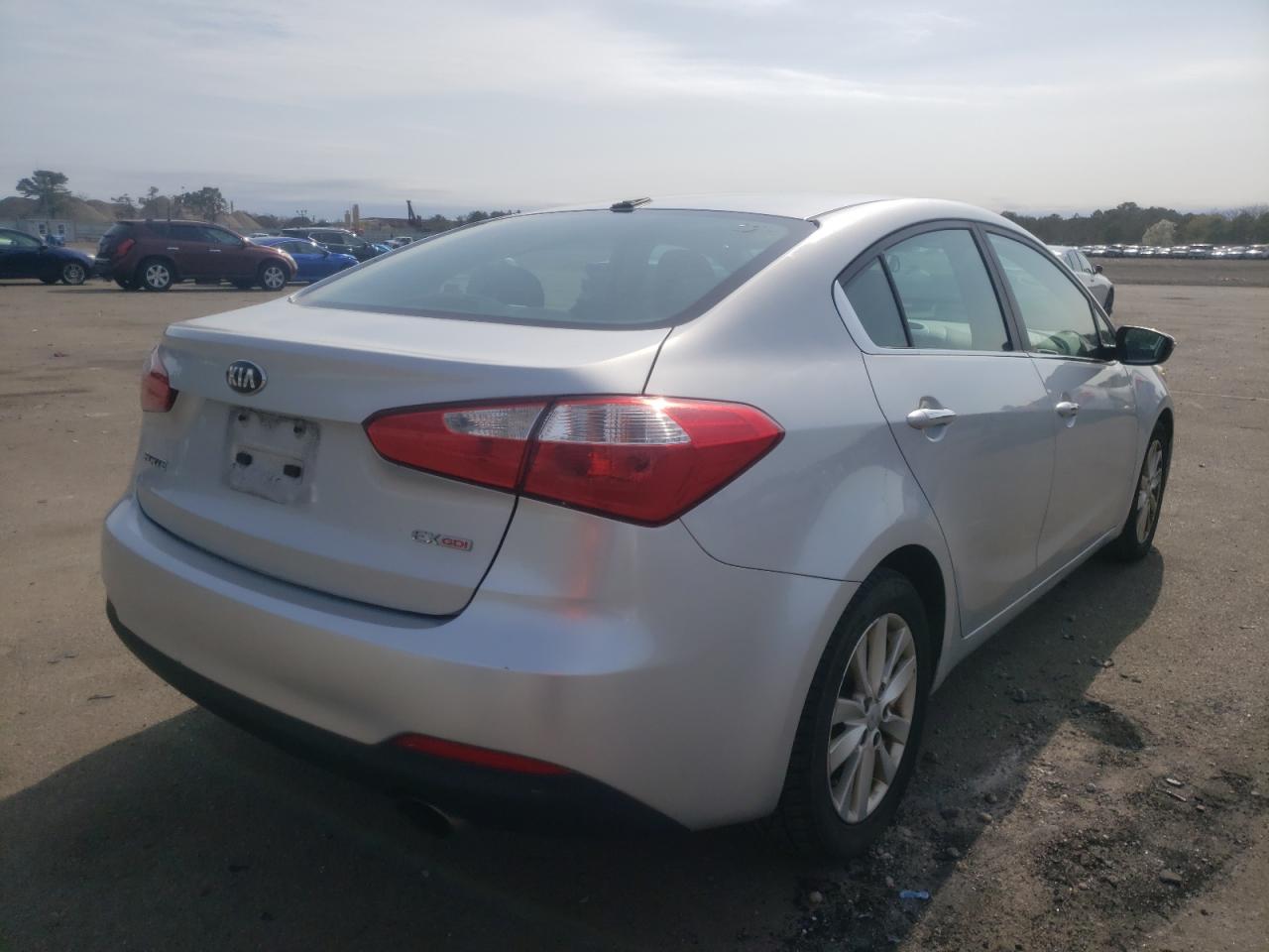 Photo 4 from auction – 2015 KIA FORTE EX with VIN KNAFX4A80F5347466