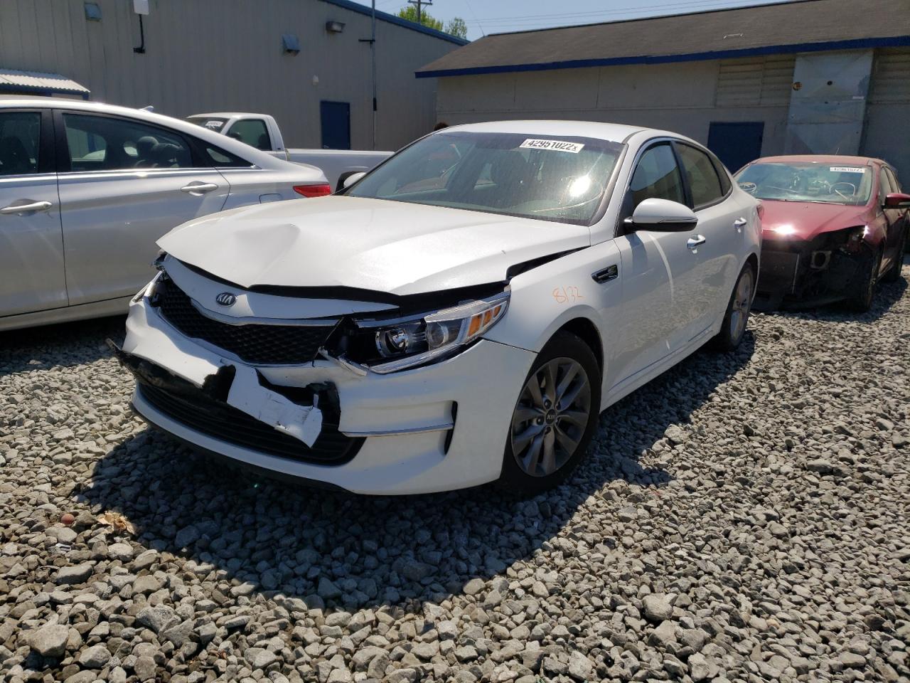 Photo 2 from auction – 2017 KIA OPTIMA LX with VIN 5XXGT4L35HG146231