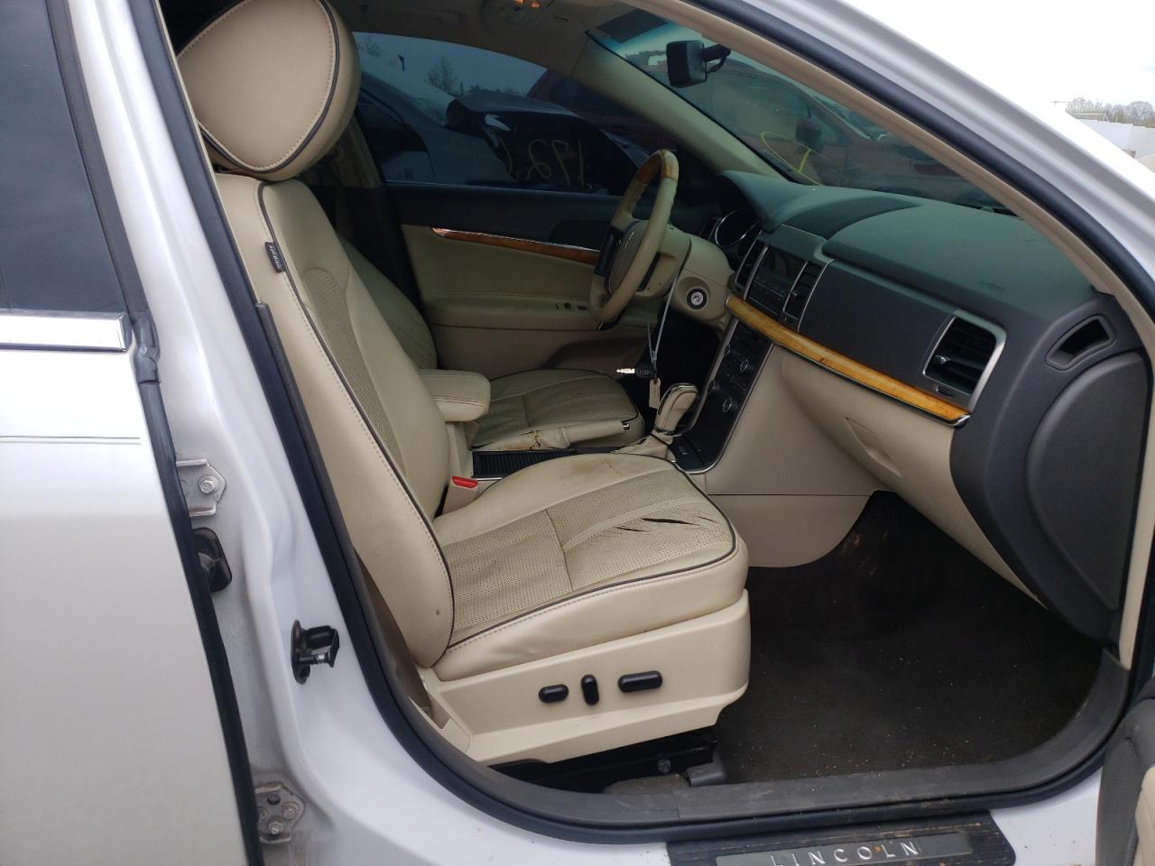 Photo 5 from auction – 2012 LINCOLN MKZ with VIN 3LNHL2GC2CR825849