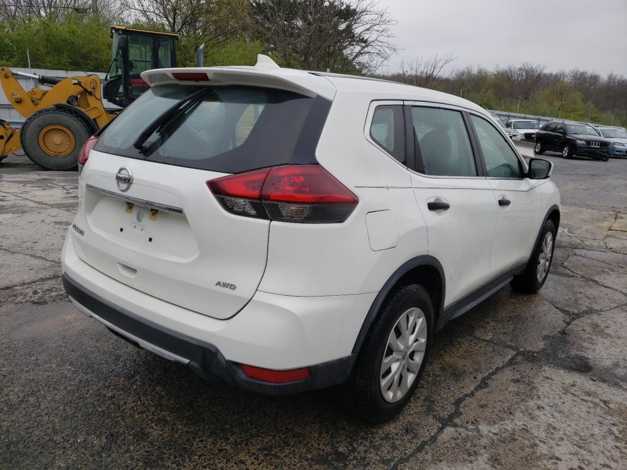 Photo 4 from auction – 2019 NISSAN ROGUE S with VIN KNMAT2MV2KP504024