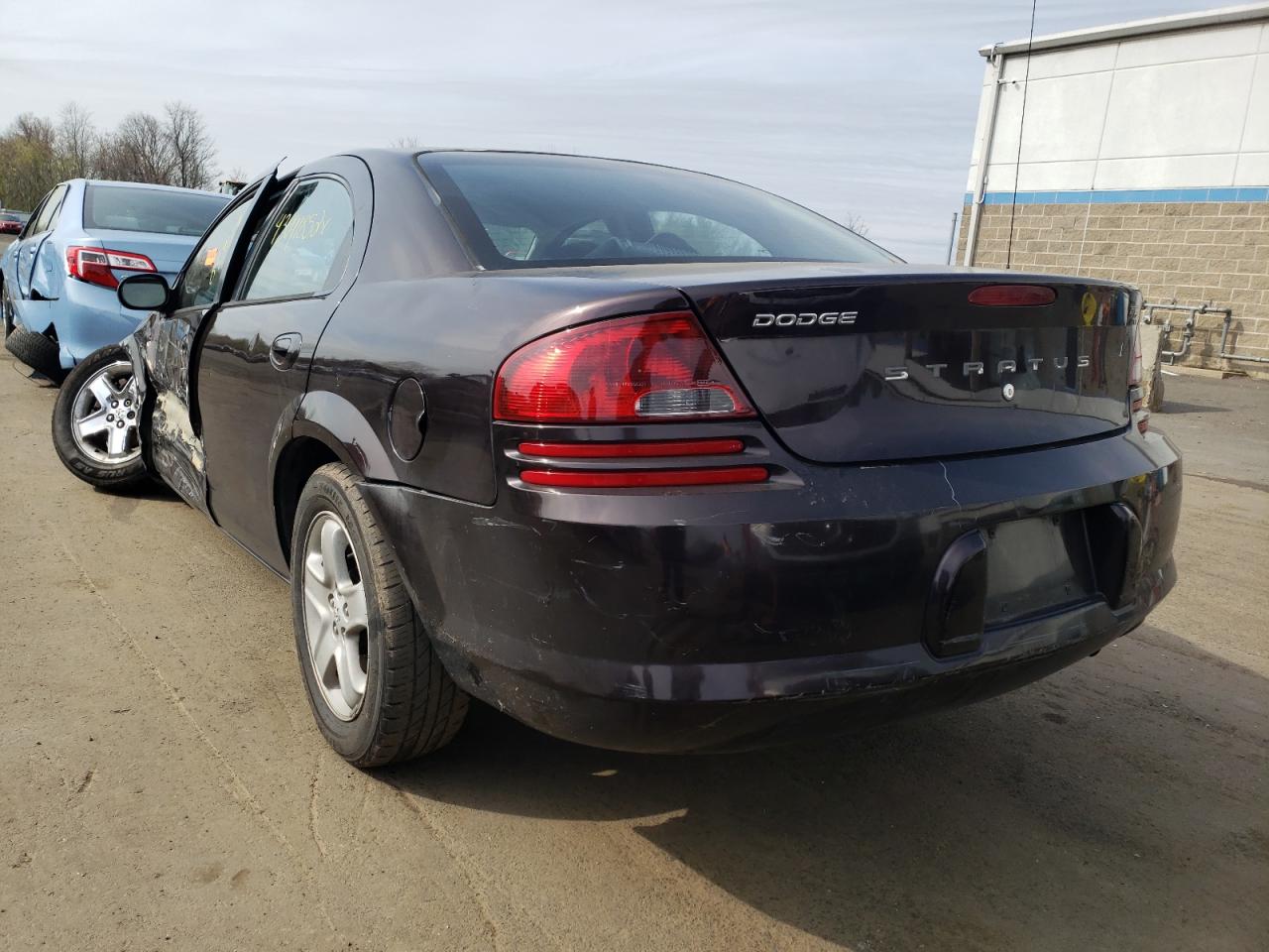 Photo 3 from auction – 2003 DODGE STRATUS SE with VIN 1B3EL46XX3N543972