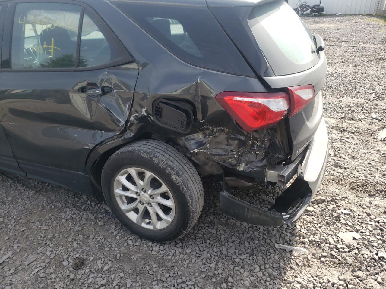 Photo 9 from auction – 2018 CHEVROLET EQUINOX LS with VIN 2GNAXHEV3J6316415