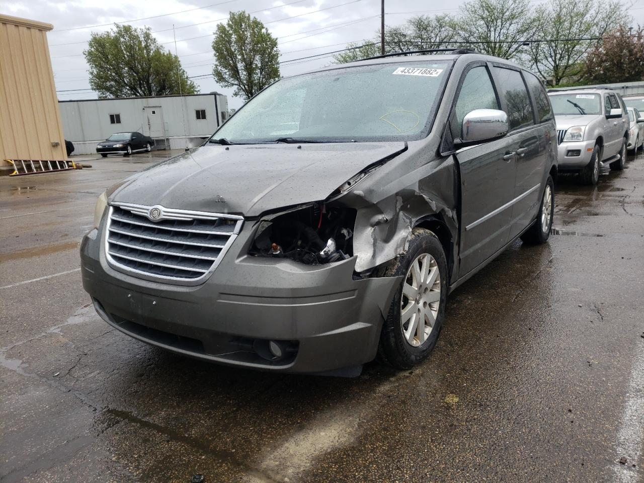 Photo 2 from auction – 2010 CHRYSLER TOWN & COU with VIN 2A4RR8DX6AR428837