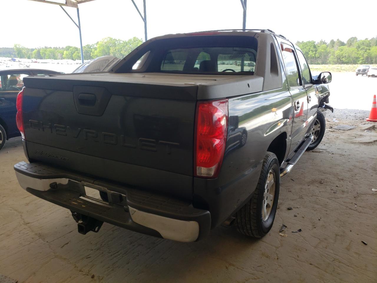 Photo 4 from auction – 2005 CHEVROLET AVALANCHE with VIN 3GNEC12Z15G280147