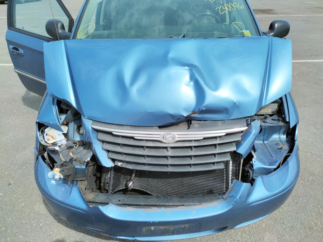 Photo 7 from auction – 2007 CHRYSLER TOWN & COU with VIN 2A4GP54L67R230096