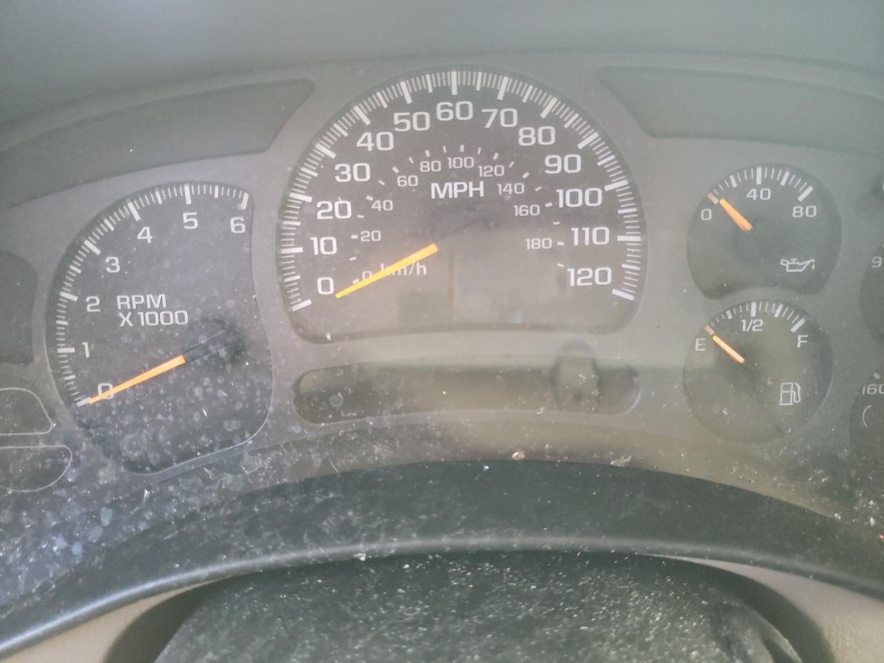 Photo 8 from auction – 2004 CHEVROLET SILVRK1500 with VIN 2GCEC19V941213718
