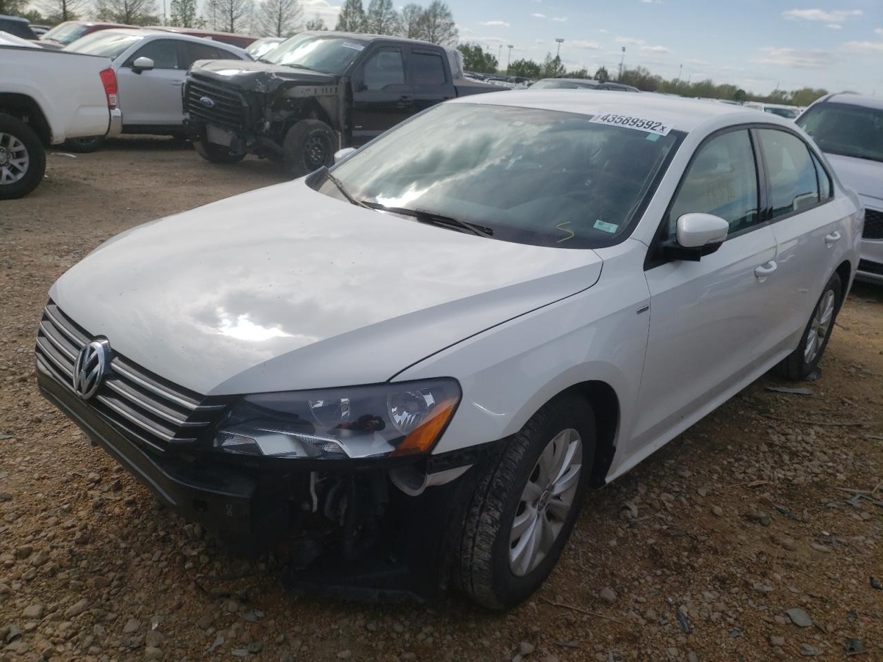 Photo 2 from auction – 2015 VOLKSWAGEN PASSAT S with VIN 1VWAT7A35FC004062