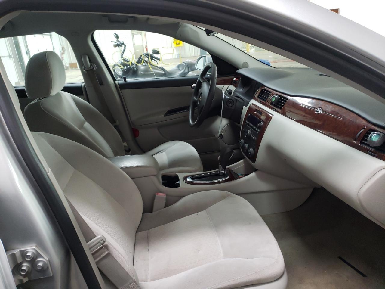 Photo 5 from auction – 2011 CHEVROLET IMPALA LS with VIN 2G1WF5EK5B1282376