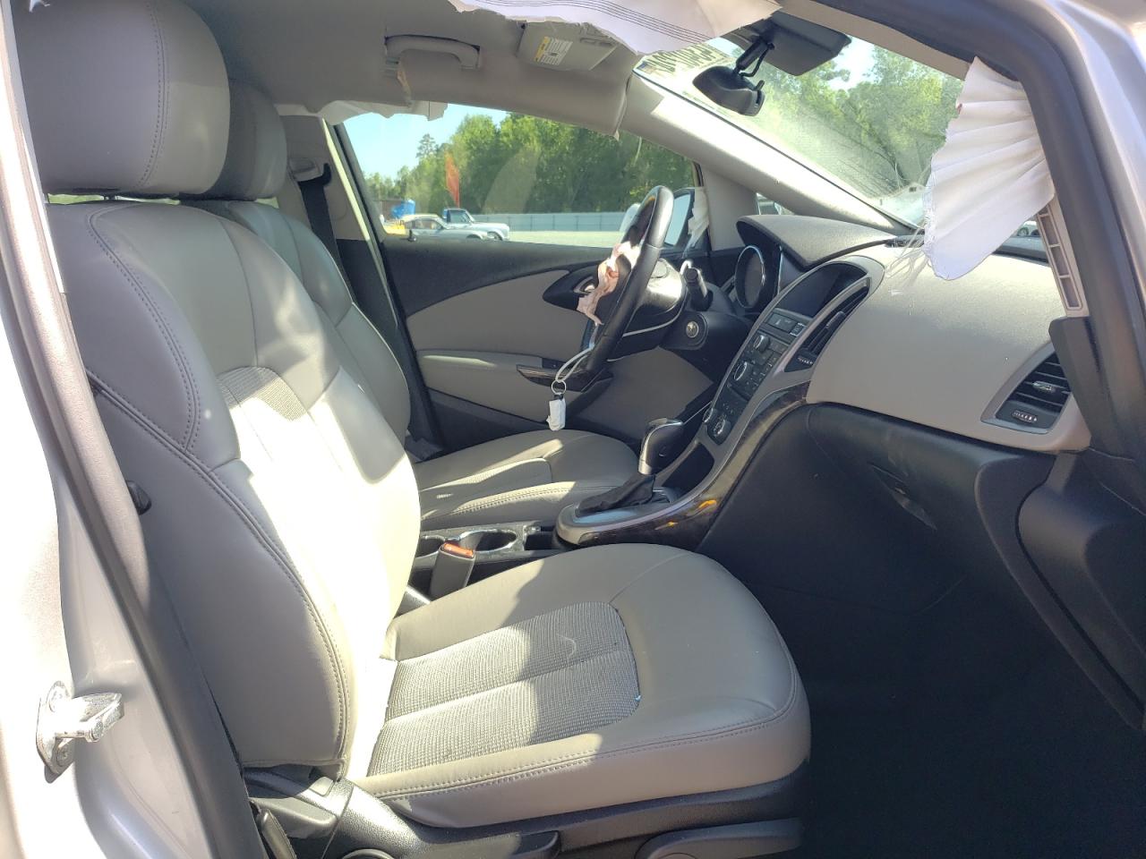 Photo 5 from auction – 2014 BUICK VERANO with VIN 1G4PP5SK8E4106990