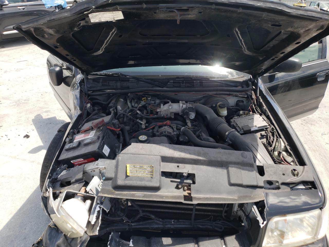 Photo 7 from auction – 2008 FORD CROWN VICT with VIN 2FAFP71V08X122594