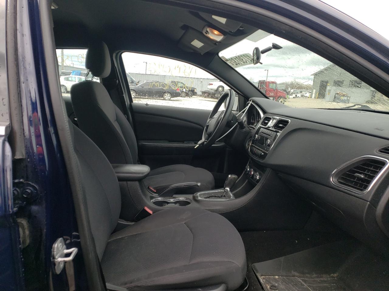 Photo 5 from auction – 2014 CHRYSLER 200 LX with VIN 1C3CCBAB5EN167789