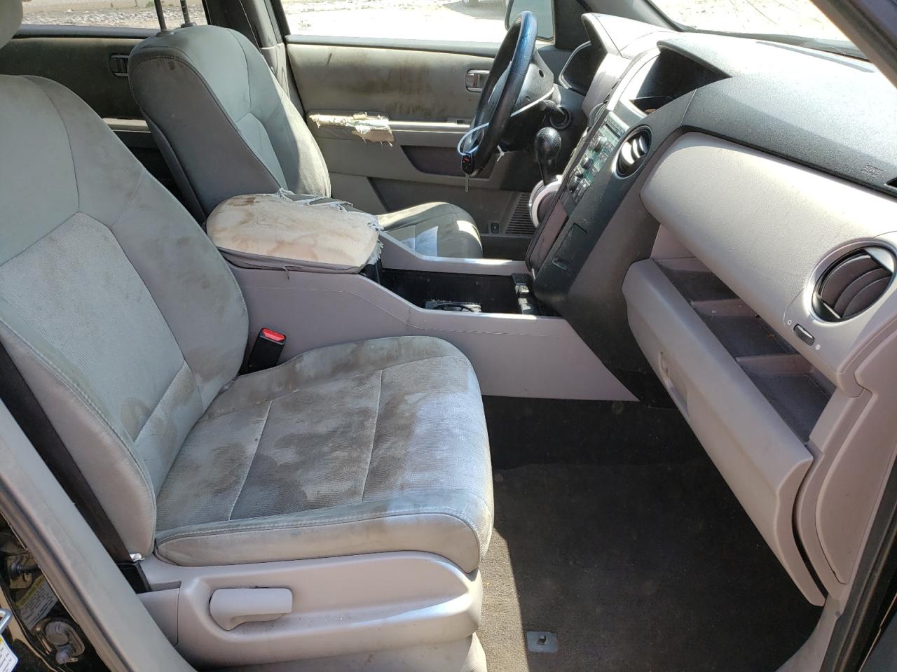 Photo 5 from auction – 2010 HONDA PILOT LX with VIN 5FNYF4H29AB014075