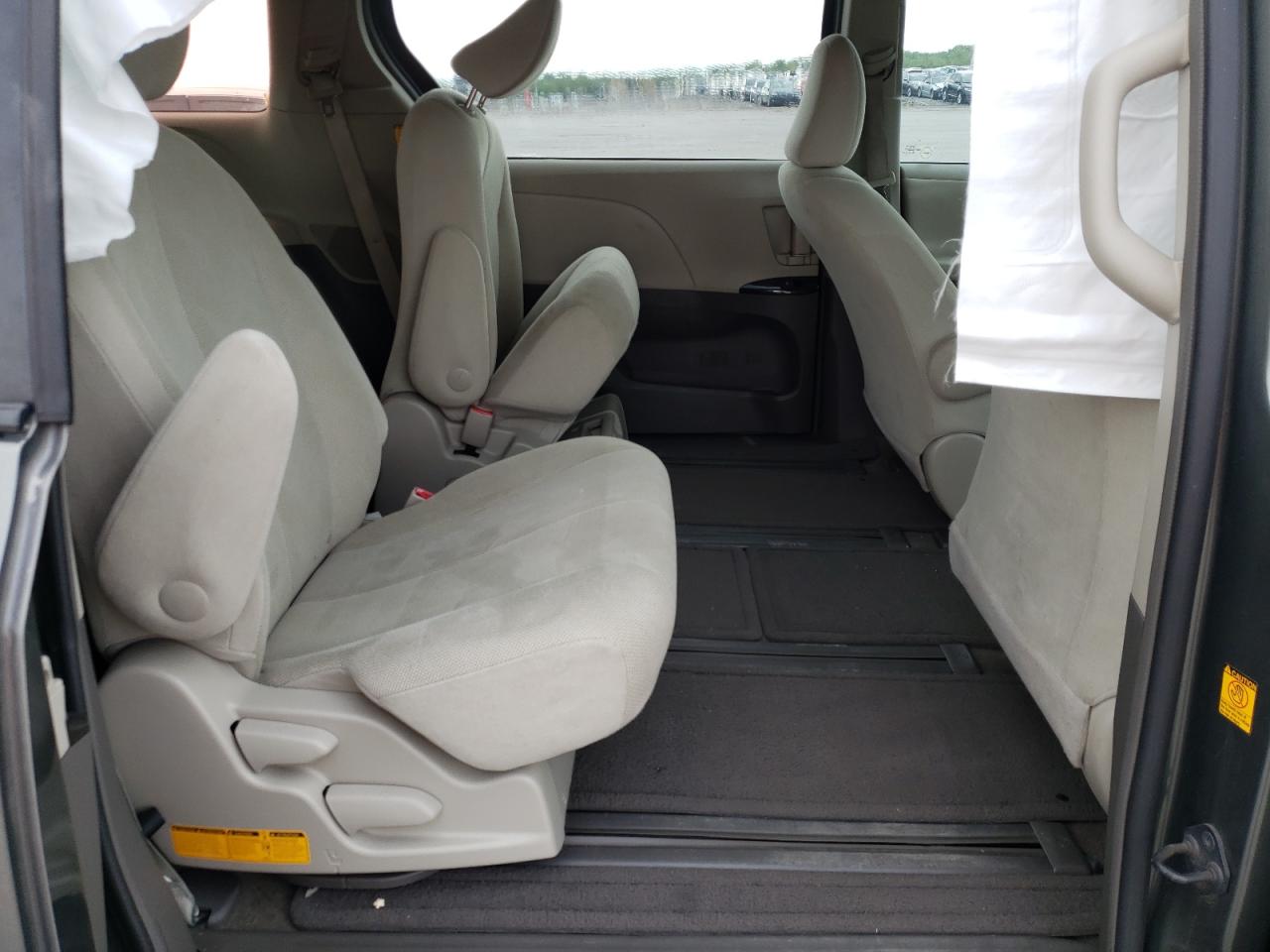 Photo 6 from auction – 2012 TOYOTA SIENNA BAS with VIN 5TDKA3DC4CS011239