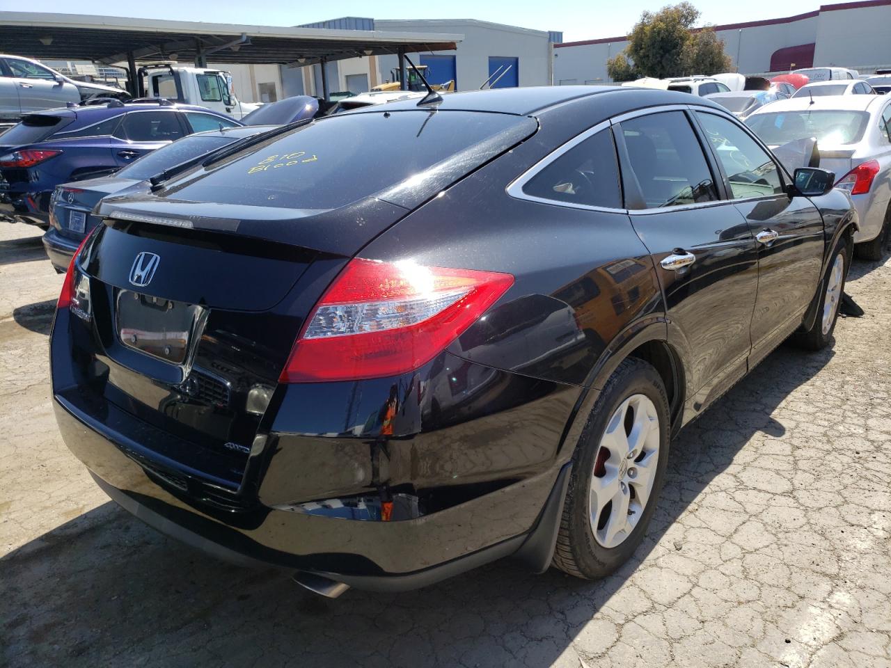 Photo 4 from auction – 2011 HONDA ACCORD CRO with VIN 5J6TF2H53BL800097