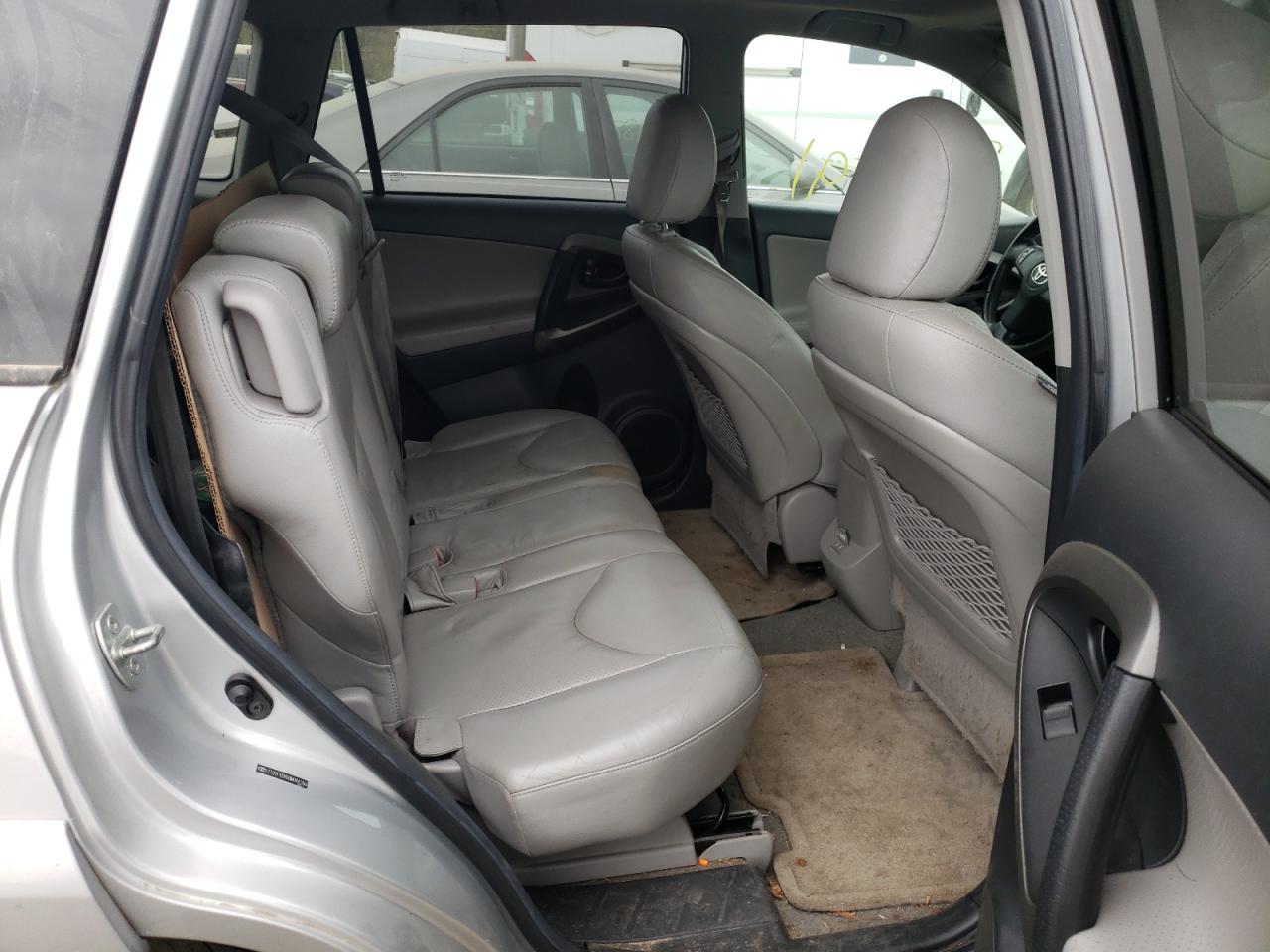 Photo 6 from auction – 2011 TOYOTA RAV4 LIMIT with VIN 2T3DF4DV6BW084286